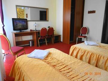 Фото номера Двухместный номер с 2 отдельными кроватями Отель Hotel Sekwana г. Ченстохова 21