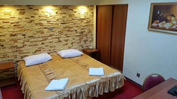 Фото номера Двухместный номер с 2 отдельными кроватями Отель Hotel Sekwana г. Ченстохова 23