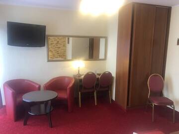Фото номера Четырехместный номер с душем Отель Hotel Sekwana г. Ченстохова 11