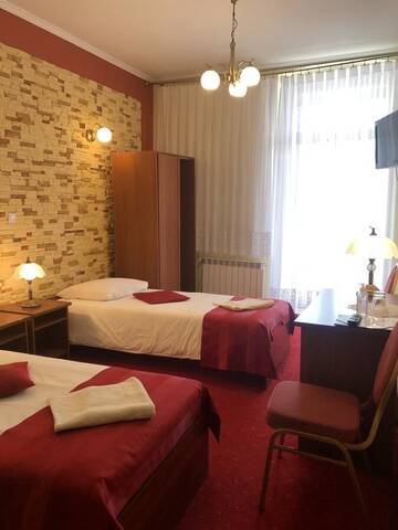 Фото номера Двухместный номер с 2 отдельными кроватями Отель Hotel Sekwana г. Ченстохова 4